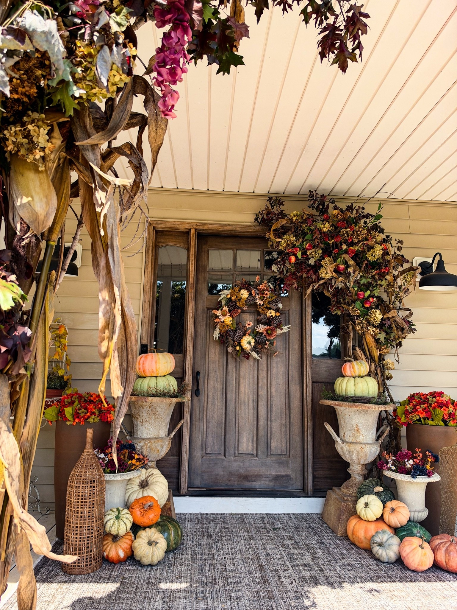 Fall front door decor

#LTKHome #LTKSeasonal #LTKSaleAlert