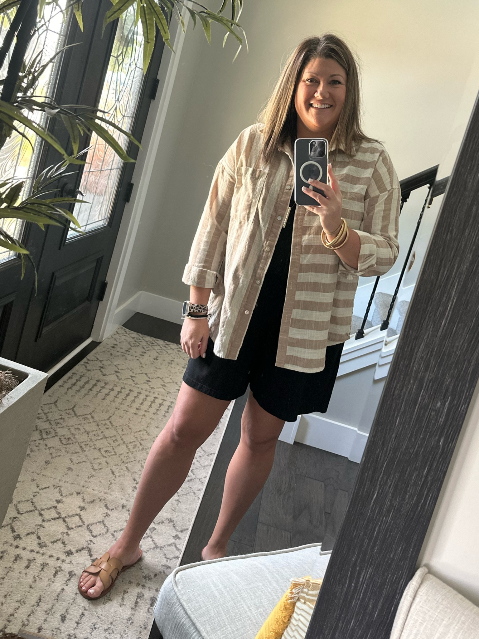 #ootd
My exact top isn’t available anymore but I linked a similar one that I have and love!

#LTKmidsize #LTKstyletip #LTKfindsunder50