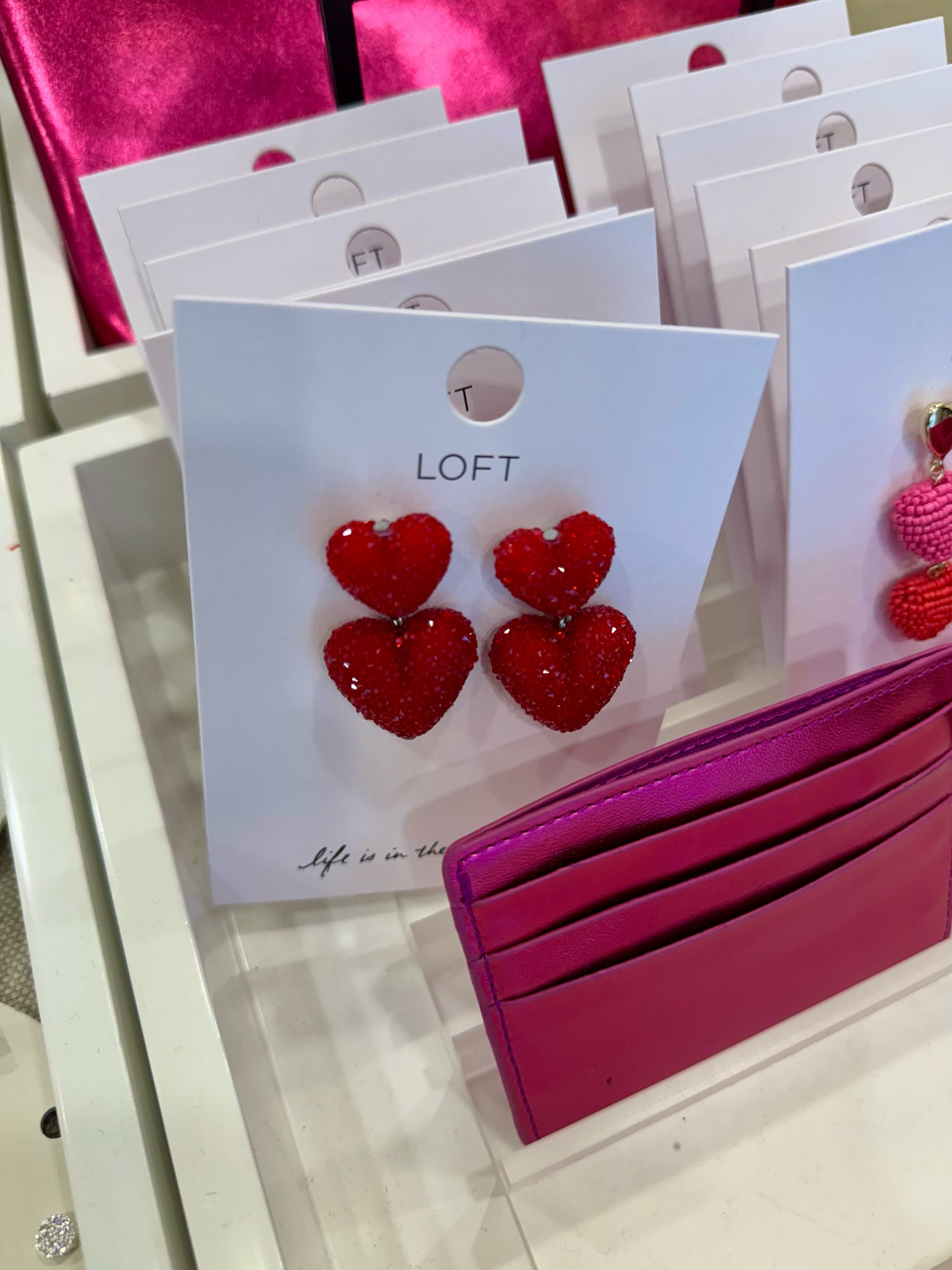Red heart earrings ♥️



pink + red heart earrings 
Valentine earrings 
Galentine’s Day outfit | gift idea

#LTKStyleTip #LTKSeasonal #LTKSaleAlert