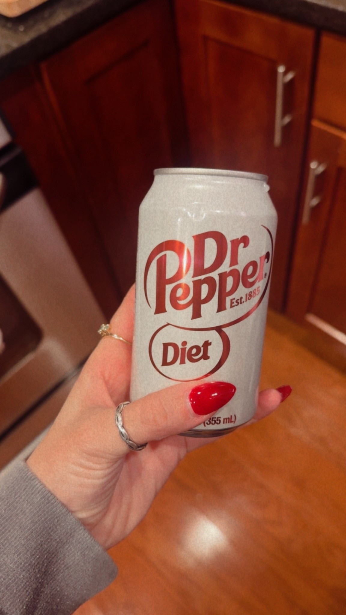 The perfect red nail 

#LTKStyleTip #LTKselfcare #LTKFindsUnder50