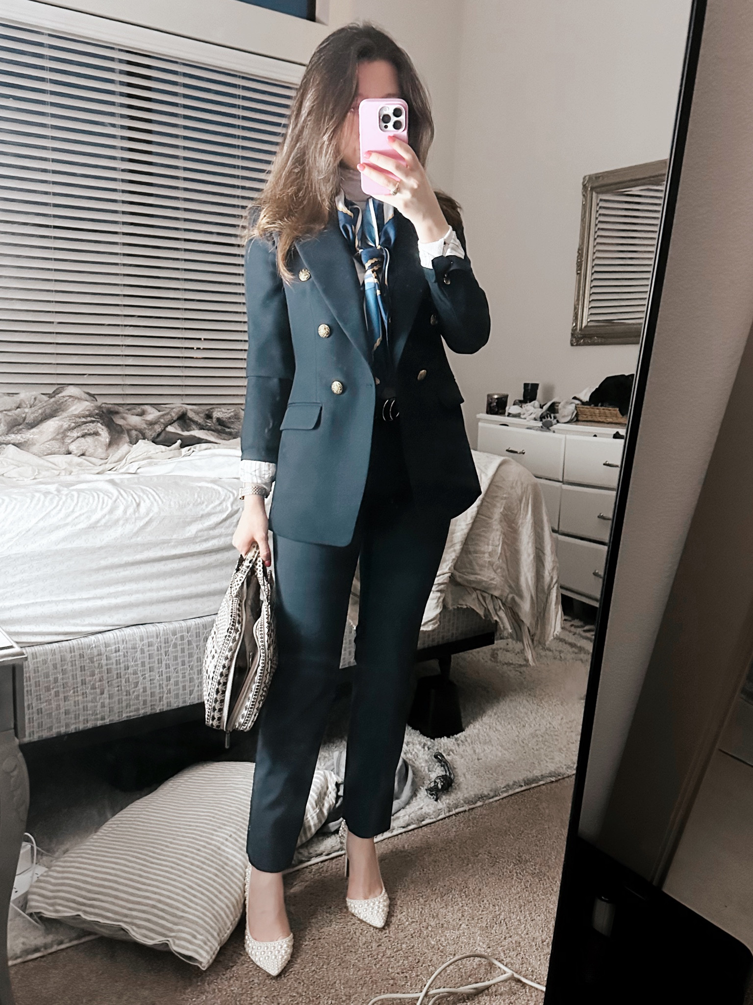 Ok despite the mess in the room behind me, feel free to be impressed with my ability to make outfits work at 5am every day LOL - this is my fav suit from BR, and the blazer is super flattering. Also, these heels are on sale and are some of the comfiest I own given the height! 

#LTKfindsunder100 #LTKworkwear #LTKsalealert