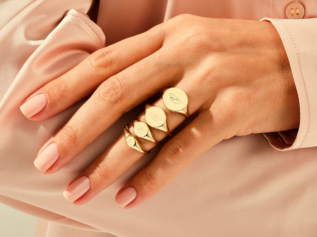 14k & 18k Solid Gold Engraved Signet Ring / Circle Signet Ring / Gold Pinky Ring / Yellow, Rose, ... | Etsy (US)