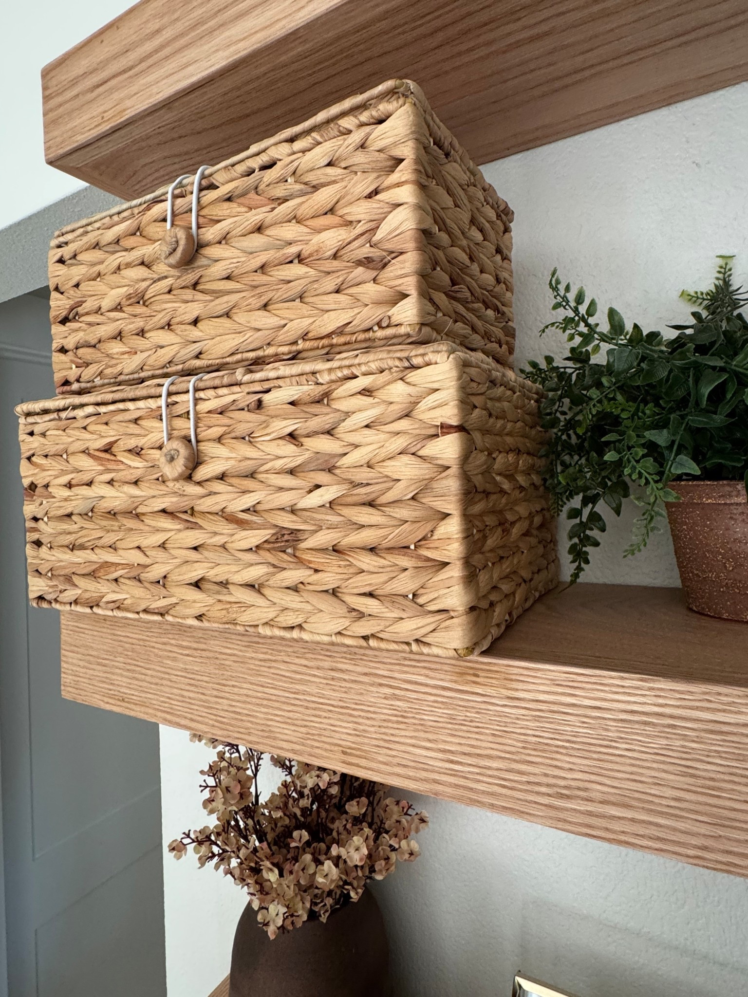 Love these wicker storage bins!

#shelfdecor #homedecor #cozyvibes #minimalist #moderndecor

#LTKHome