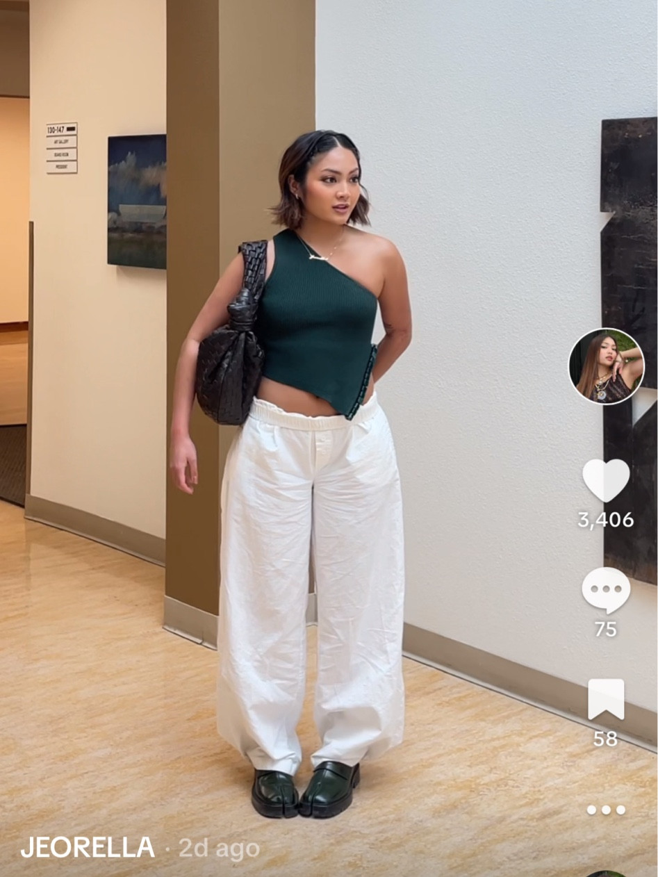 school outfit! im 39-40” hips, and i got L on the pacsun linen pants for a baggy look which i cinched at the bottom w safety pins for a barrel / balloon silhouette. this fit check  is on my tiktok! @jeorella__ #schooloutfitidea #College #University #Uni 