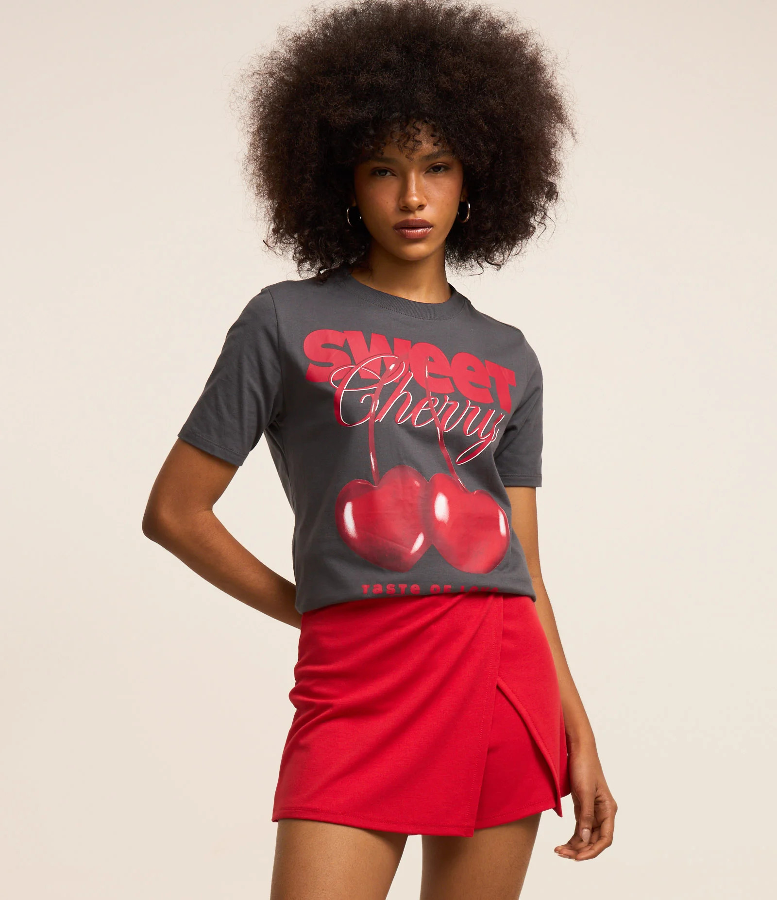 Camiseta T-shirt em Algodão com Estampa Sweet Cherry Cinza - Lojas Renner | Renner (BR)