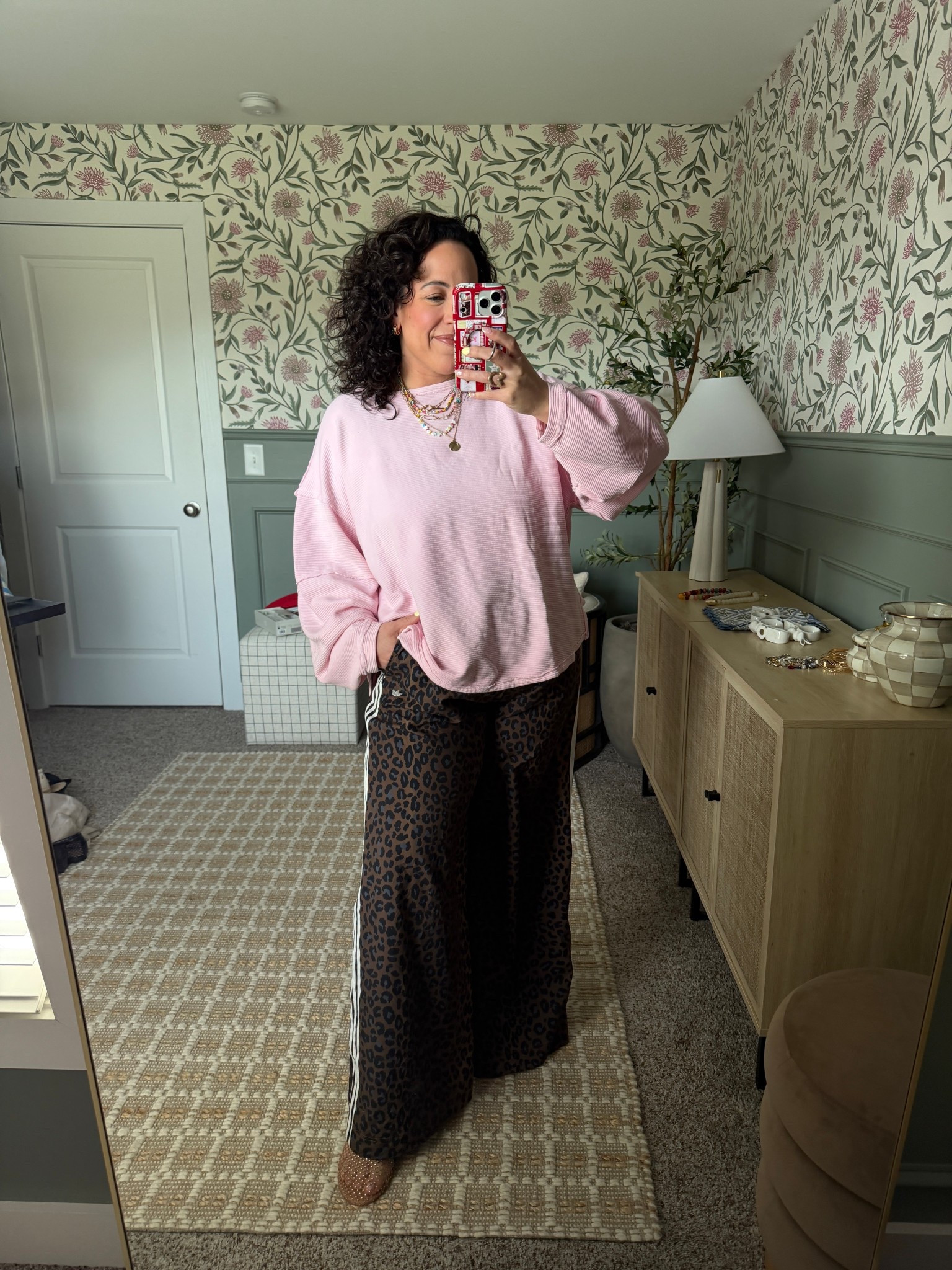 Saturday OOTD for shopping! Wearing size xl in both top and bottoms! 

#LTKMidsize #LTKmomlife #LTKootd