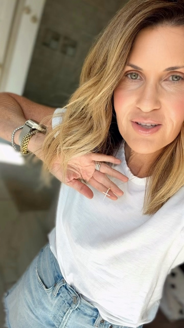 Love this cross necklace currently on sale! Linking some other @electricpicks favorites I wear

#LTKOver40 #LTKSaleAlert