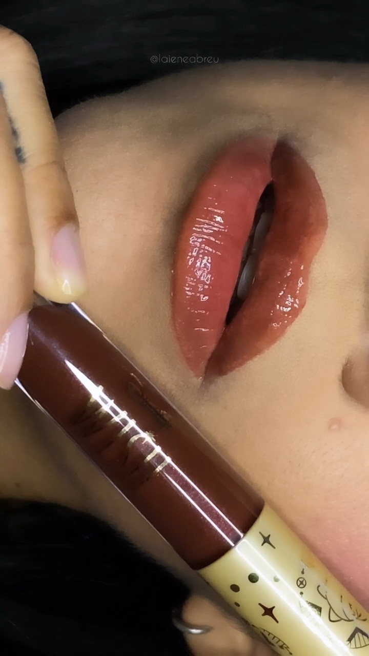 Um show a parte esses glosses da nova coleção de BT 🌟🥰

#LTKbrasil #LTKbeauty
