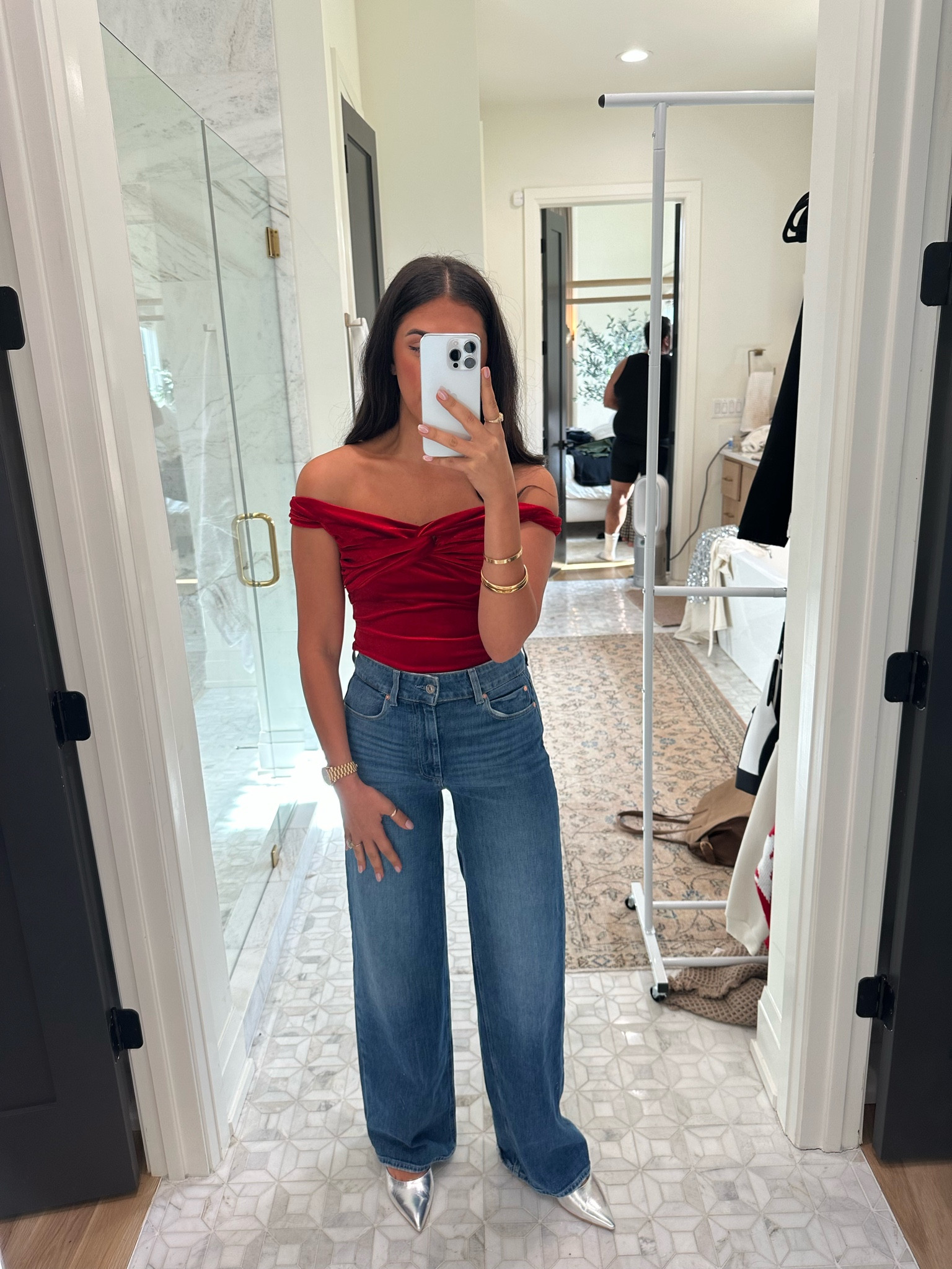 Top: medium
EXTRA20DEDE for an additional 20% off!
The prettiest velvet top! Perfect for the holidays!