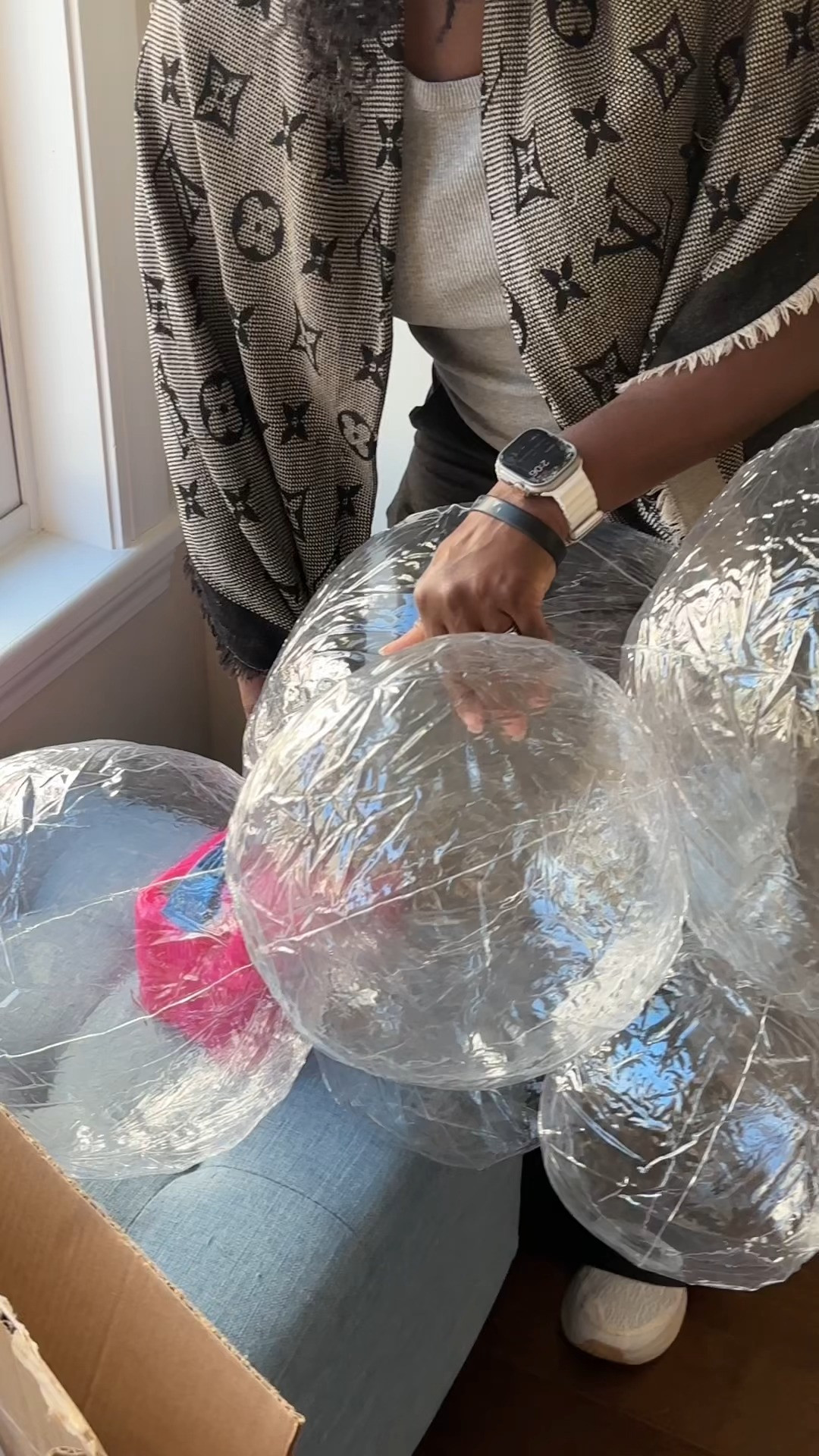 Closing day never gets old — and today we went all out. 🎉

We tried out reusable balloons (game-changer), packed a Welcome Home box with some of our favorite local Charleston goodies, and made sure the whole space felt special for our buyers walking in.

These little moments matter. A new home deserves a warm welcome, and we love being part of it.

(Not the exact product linked) 

 
