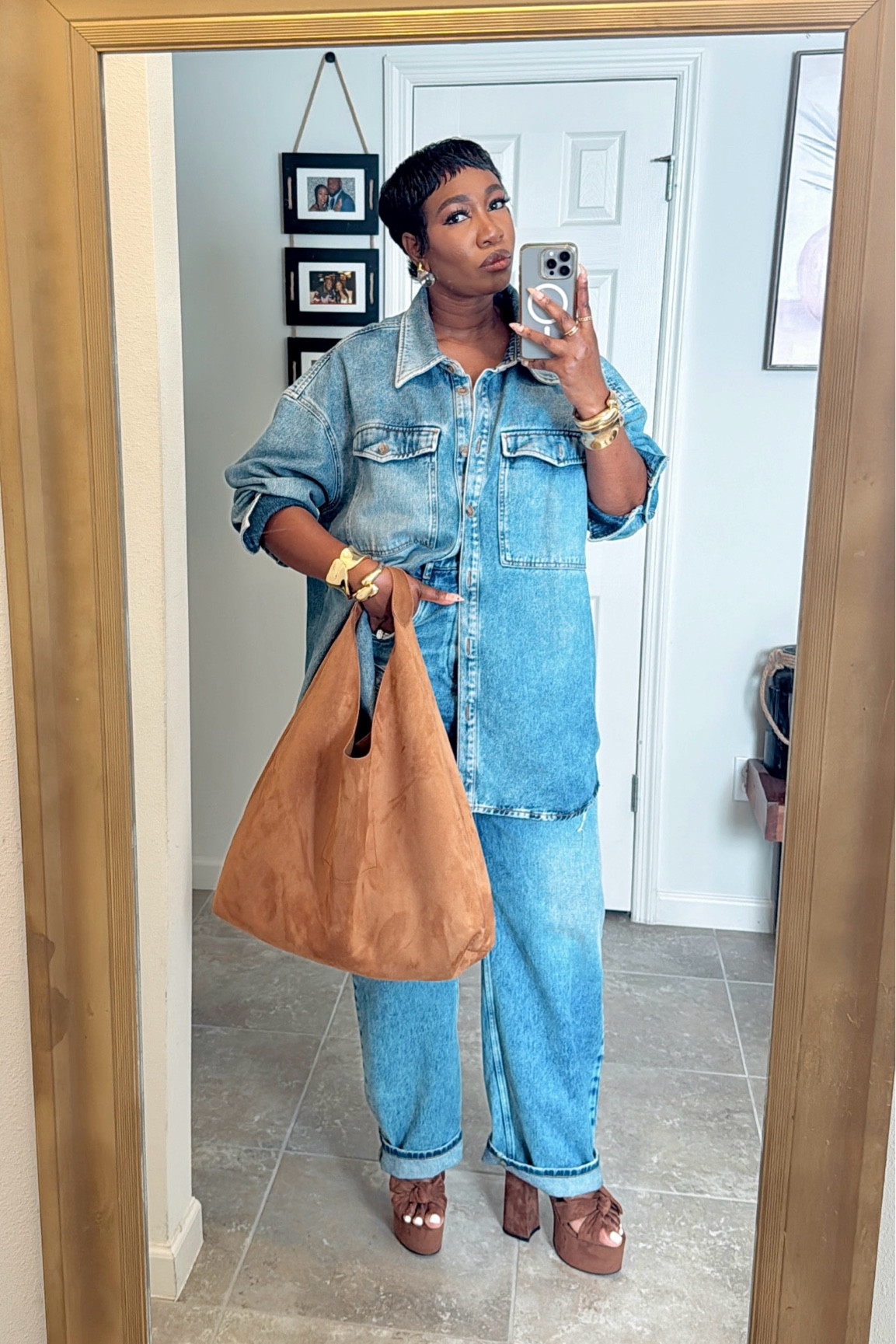 Today’s OOTD is my fall uniform, a good old denim on denim fit. 

#LTKStyleTip #LTKFindsUnder100 #LTKSeasonal