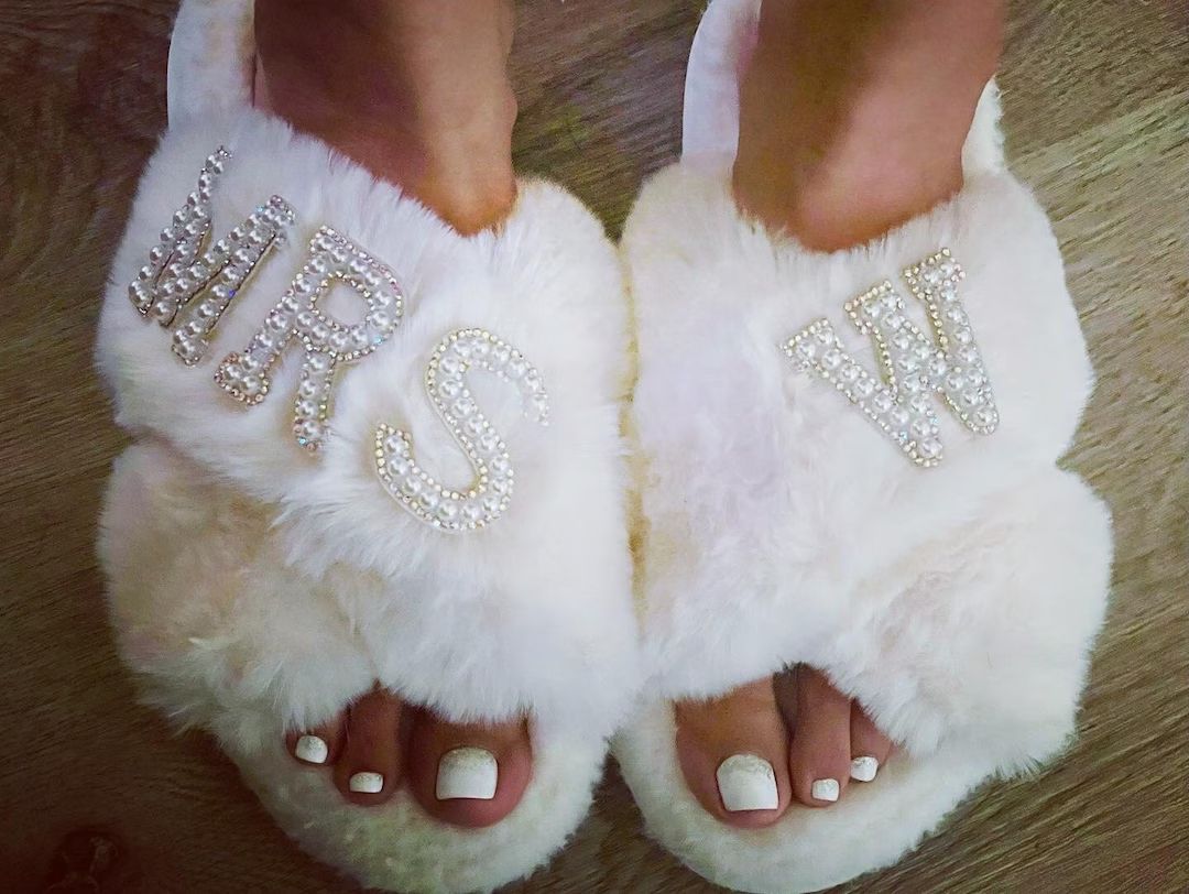 Faux Fur Bride Slippers I Do Slippeerscustomized Slipperspeal Rhinestone Slippers - Etsy | Etsy (US)
