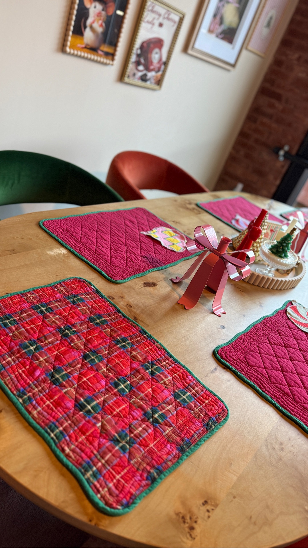 tablescape for the holidays has begun! 🎄✨♥️

#LTKHoliday #LTKFindsUnder100 #LTKParties