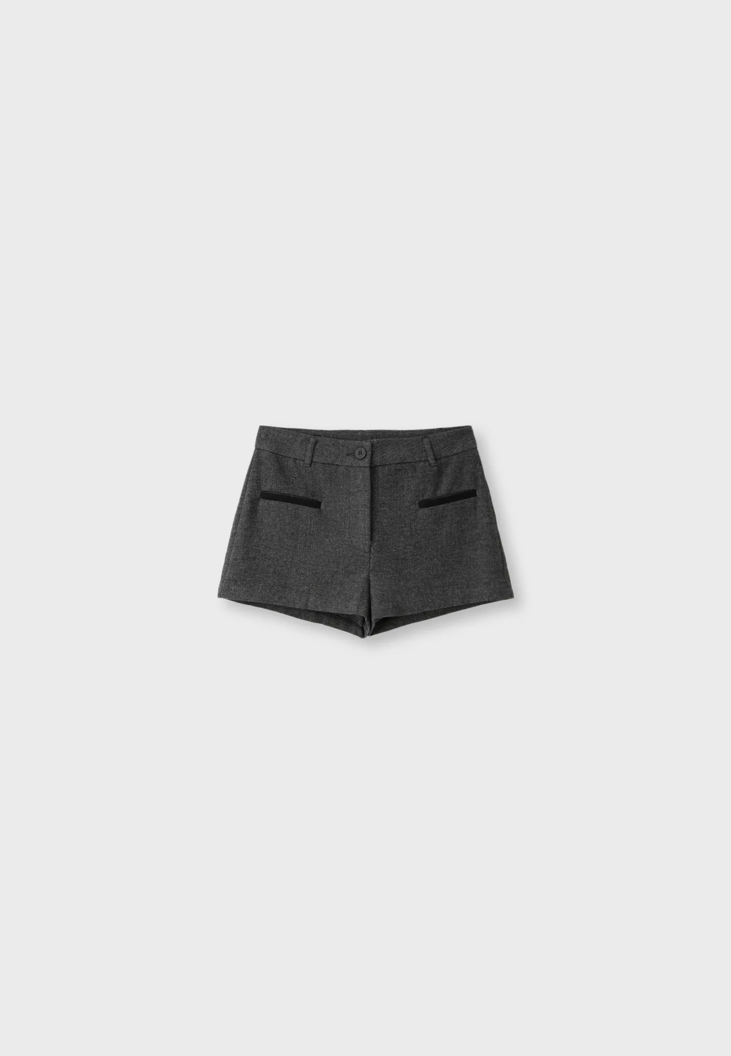Stoff-Shorts mit Paspelierung | Stradivarius DE