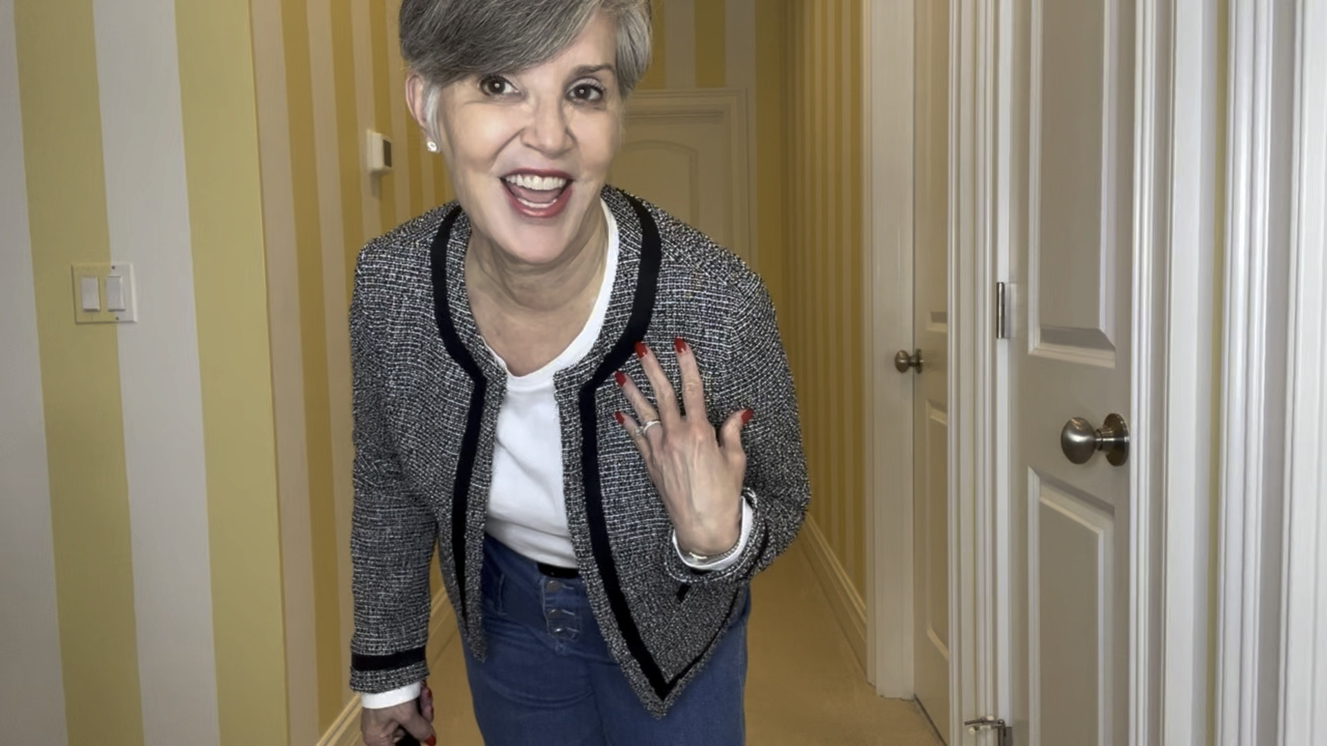 Here are 4 ways to wear a boucle jacket! Which one is your favorite ?

#LTKFindsUnder50 #LTKOver40 #LTKVideo