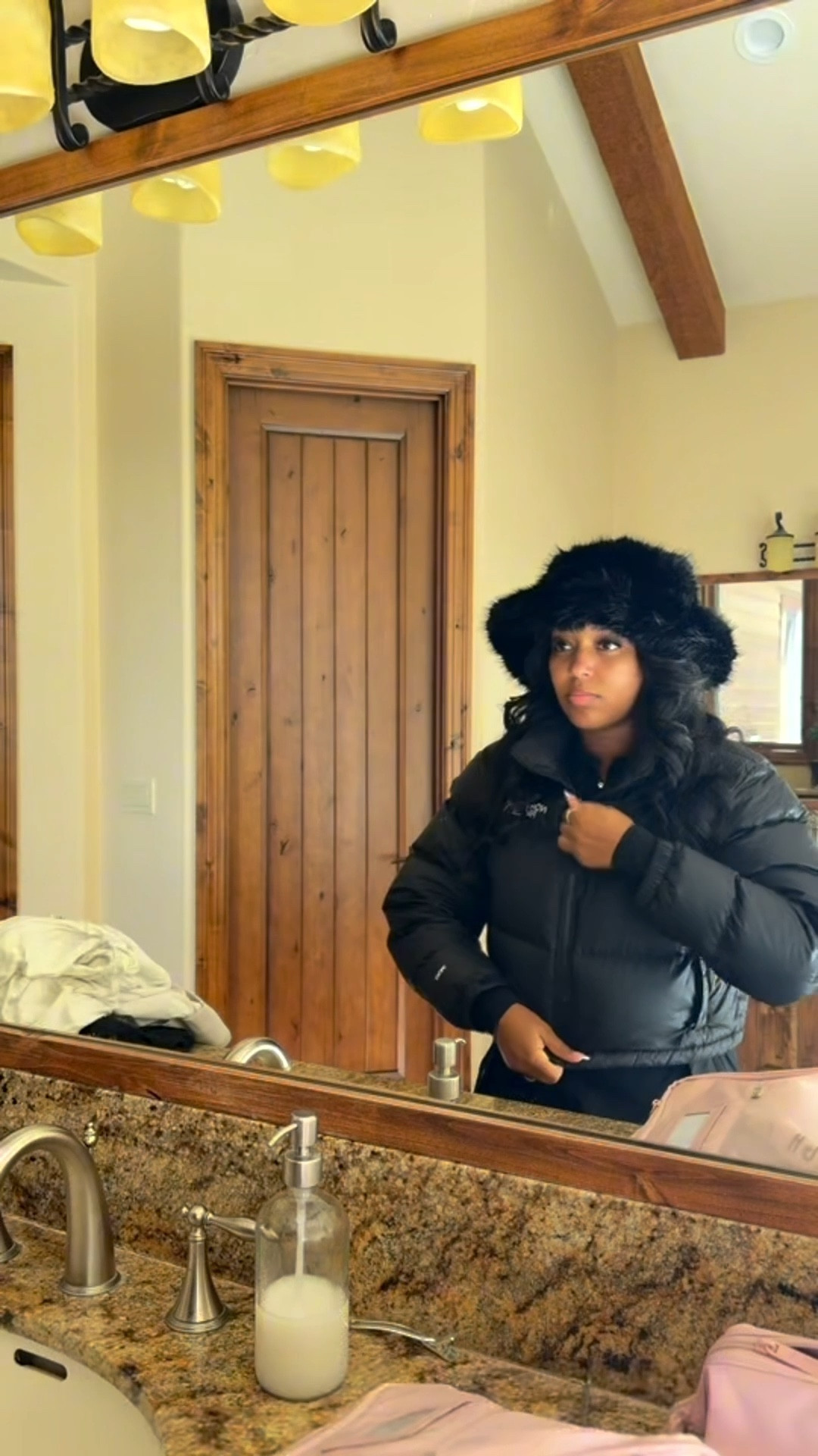 Cabin vlog for first day at Lake Tahoe! #snowboarding #vacation #winterfashion

#LTKvlog #LTKgrwm #LTKTravel