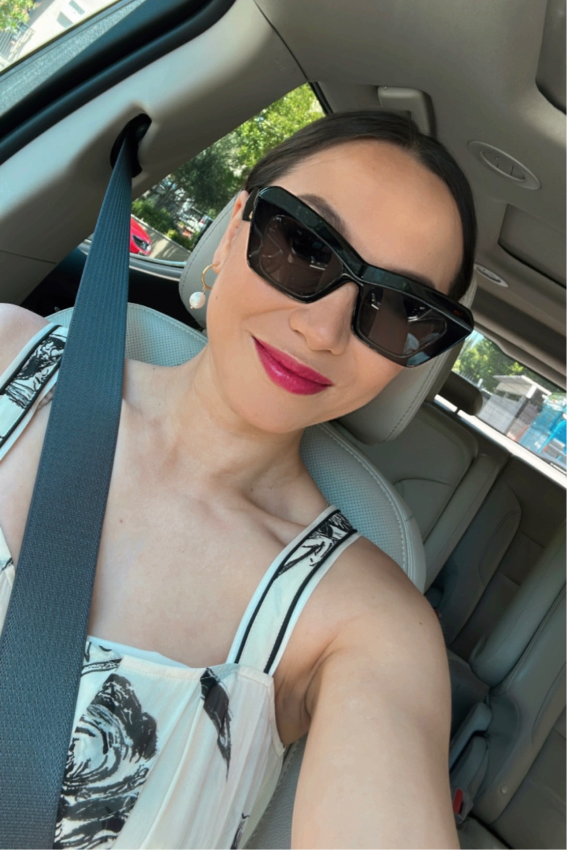 A pop of pink 💄  wearing ILIA in night bloom 

#LTKFindsUnder50 #LTKBeauty