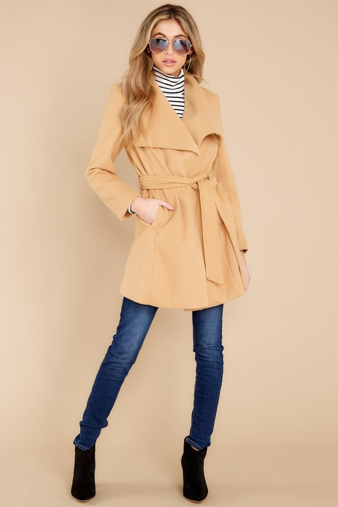Windy City Nights Camel Coat | Red Dress 