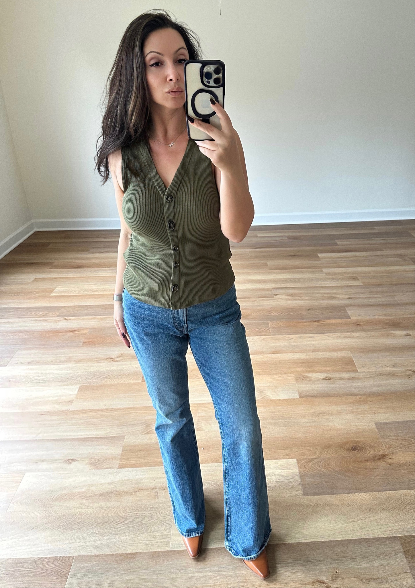 Madewell jeans for the win! I did not know such thing as skinny straight jeans exist! 
These are life! I can wear them with anything and everything! T-shirt, sweater, blazer - pretty much anything! 

#LTKstyletip #LTKxMadewell #LTKSeasonal