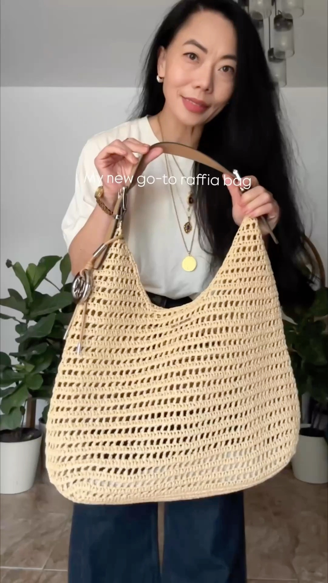 I always feel that when it comes to a simple tee-and-jeans look, the right bag is what truly elevates it from everyday to effortlessly chic.

So here’s my current go-to—the piece that instantly pulls everything together. ✨

@michaelkors-us 
#michaelkors #mkpartner

#LTKootd #LTKgrwm