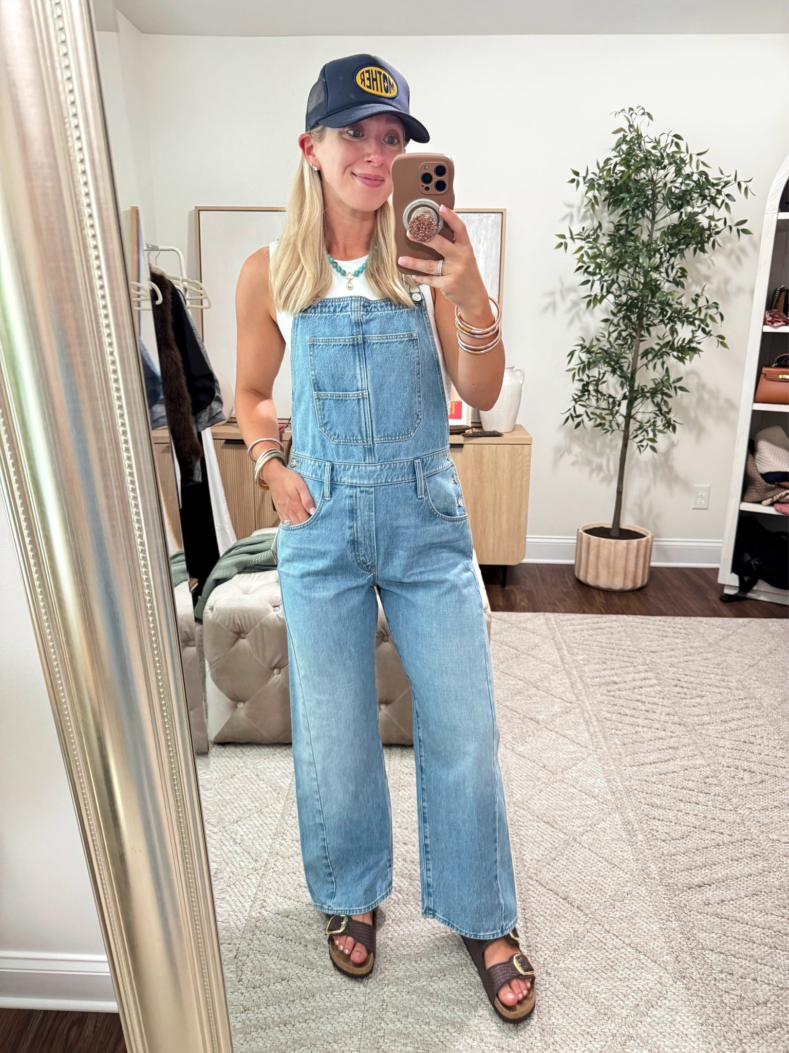 The best fitting overalls I’ve ever tried on! 👏🏻 Warning, they’re pricey, but something like this I’ll keep in my closet and wear forever so I don’t mind the slightly higher price tag! 💁🏼‍♀️ Size 4 for reference, wearing size medium for a slightly looser fit! Shop them via the 🔗 in my bio! 

Overalls, mother denim, fall outfits

#LTKdayinmylife #LTKootd #LTKgrwm