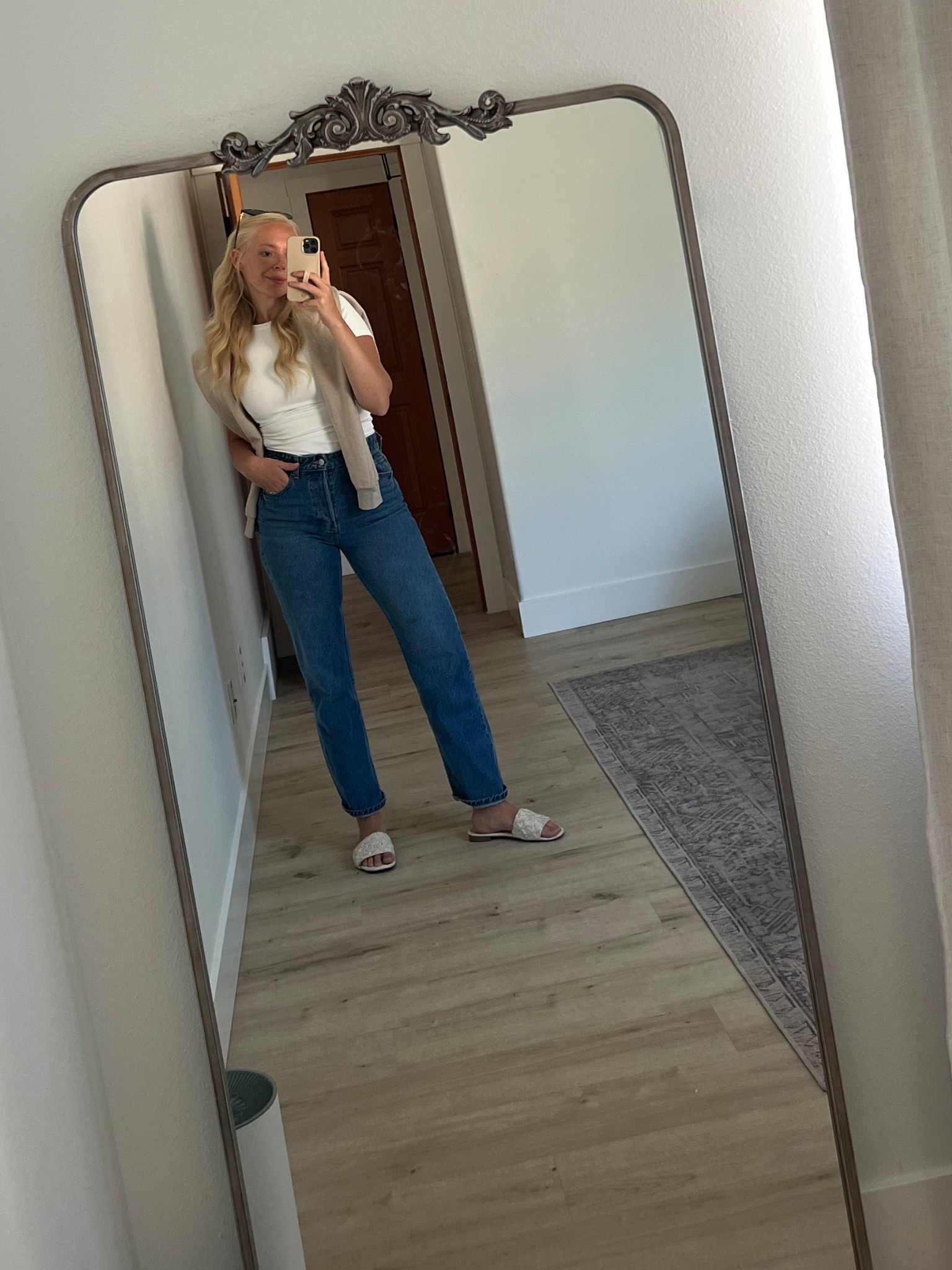 Easy mom outfit ✌🏻🫶🏻

#LTKWorkwear #LTKStyleTip #LTKFindsUnder50