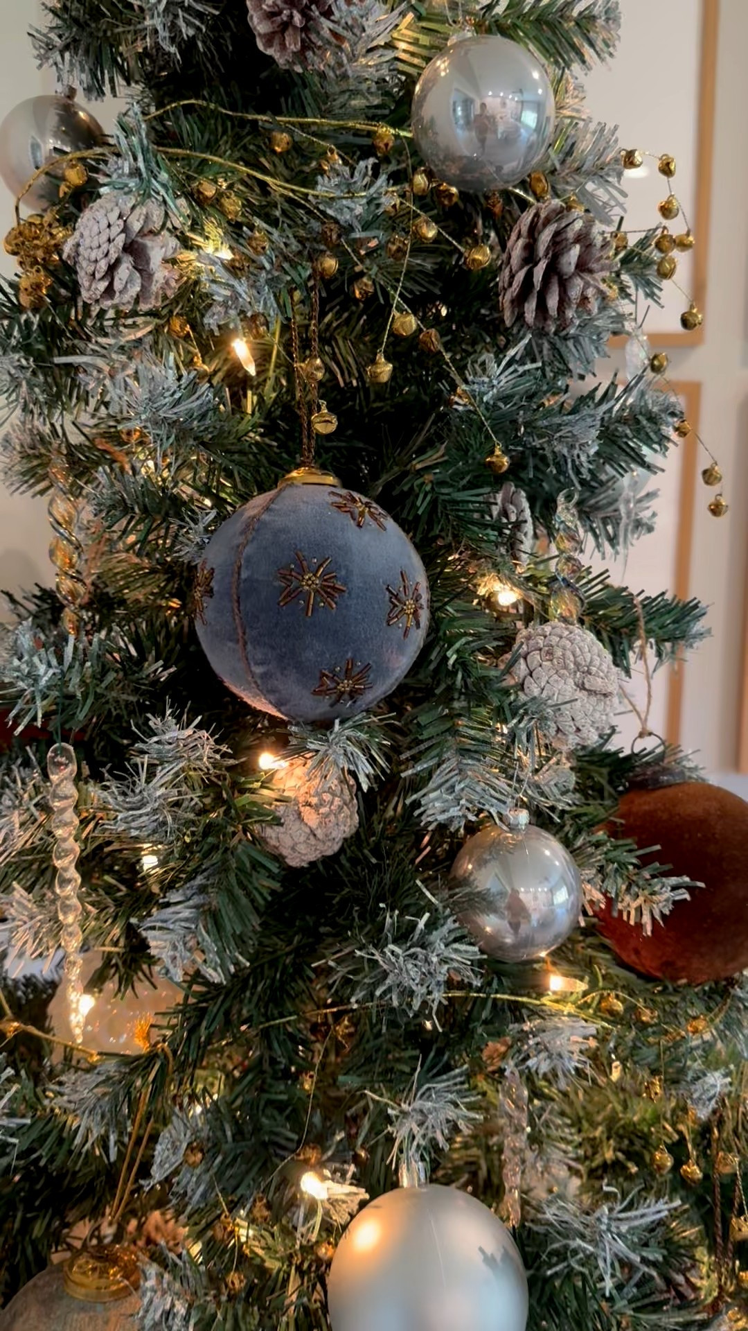 Last day for the sale 25% off for these beaded velvet ornaments and gold bell garland 

#christmasdecor

#LTKHoliday #LTKSaleAlert #LTKFindsUnder100