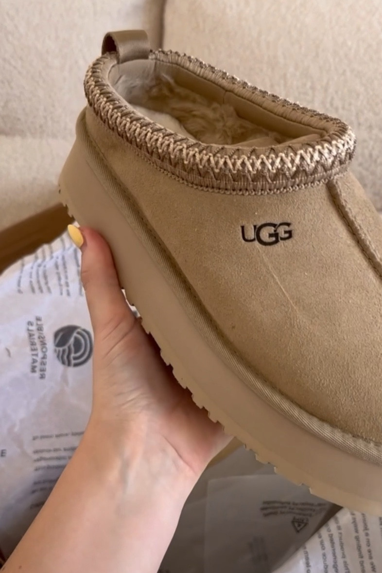 Reminder to get your Uggs in summer, before they sell out in fall! Ugg Tazz is my current favorite 💛

#ugg #fallfashion #comfyfashion #autumnn

#LTKStyleTip #LTKShoeCrush #LTKVideo