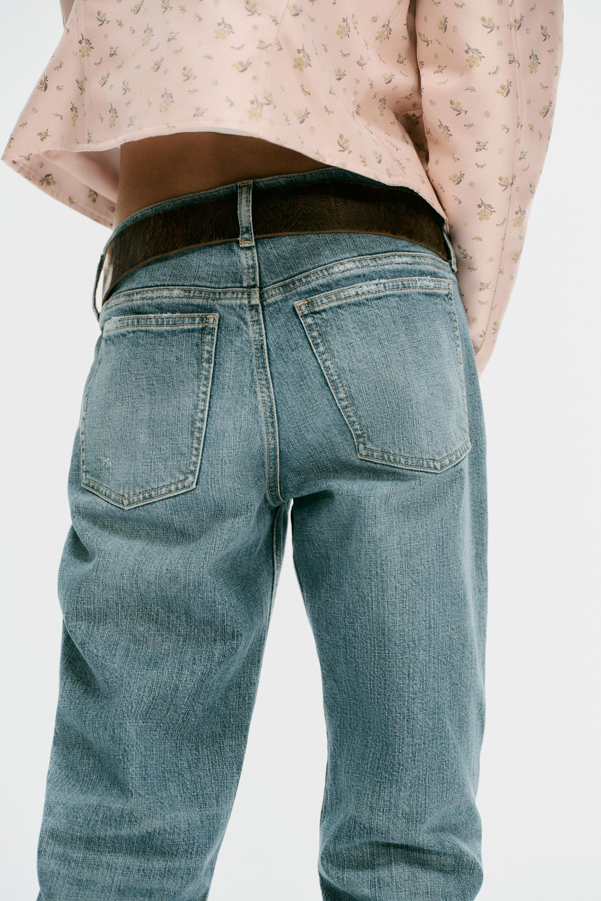 LOW RISE - SLIM FITLow-rise jeans featuring belt loops and five pockets. Front zip and metal butt... | Zara US