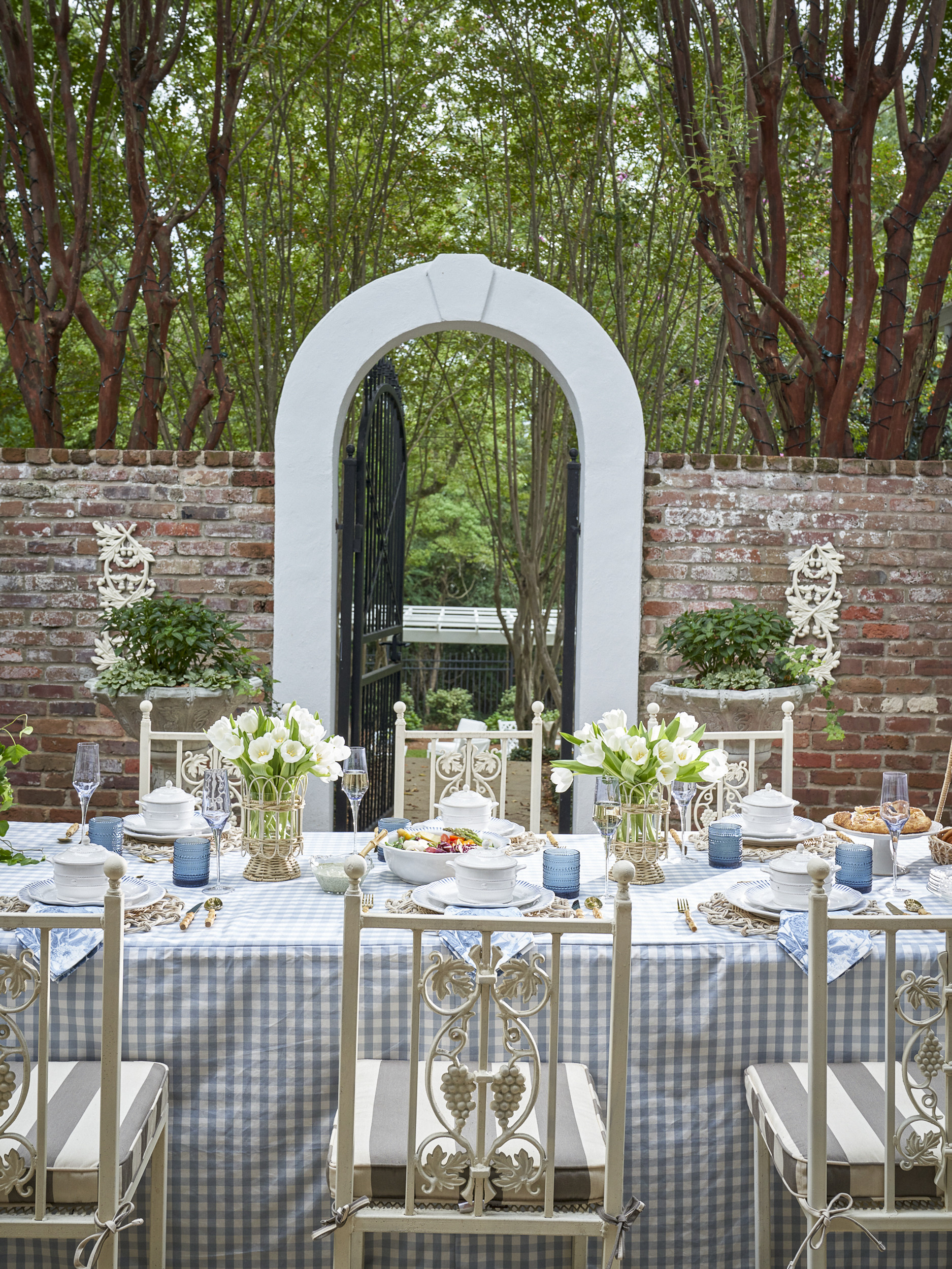Provençal Brunch Tablescape

Outdoor dining

#LTKParties #LTKSeasonal #LTKHome