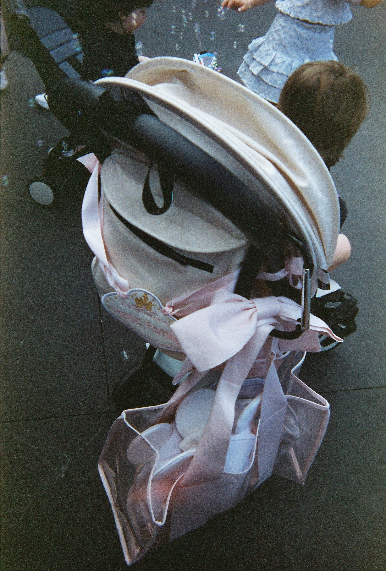 Our stroller set up! Perfect tote bag too. 