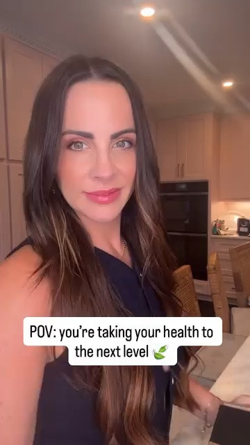 The Daily Greens This Mama Didn’t Know She Needed 🍃

Okay real talk — I’ve tried a lot of greens powders. Some taste like a garden hose, others leave me bloated or running to the kitchen looking for a snack ten minutes later. But Factor Form Daily Greens? Game. Changer. 🙌

First of all, it tastes amazing — no swampy vibes here. Just clean, refreshing, naturally energizing goodness. Packed with super greens, adaptogens, digestive enzymes, and probiotics, this little packet is like a multivitamin, a green juice, and a gut reset all in one. 💪✨

Here’s the magic in a sachet:
	•	Chlorella + Spirulina: Natural detox support and immune-boosting superstars 🌿
	•	Ashwagandha + Rhodiola: Calm the chaos, reduce stress, and balance cortisol levels (bless) 😌
	•	Pre & Probiotics: Say goodbye to bloat and hello to a happy gut 🌀
	•	Digestive Enzymes: Helping my system break down food like a pro so I don’t feel sluggish after meals
	•	Organic Greens Blend: Spinach, kale, wheatgrass… all the nutrient-rich greens I don’t have time to cook

And let’s talk convenience:
As a mom of two, I don’t always have time to eat clean, prep juices, or remember where I last left my water bottle. These travel-friendly packets fit in my purse, diaper bag, glove box — wherever I need them. Just rip, pour, shake, and glow. ✨🌿

Bonus? I’ve noticed better digestion, less brain fog, and more sustained energy (aka I don’t crash at 3 p.m. and fall asleep during Bluey anymore).

If you’re a busy mom, wellness lover, or someone just trying to feel better from the inside out — Factor Form Daily Greens might just become your non-negotiable, too. 🥤💚

#factormeals #dailygreens #factorform #gethealthy