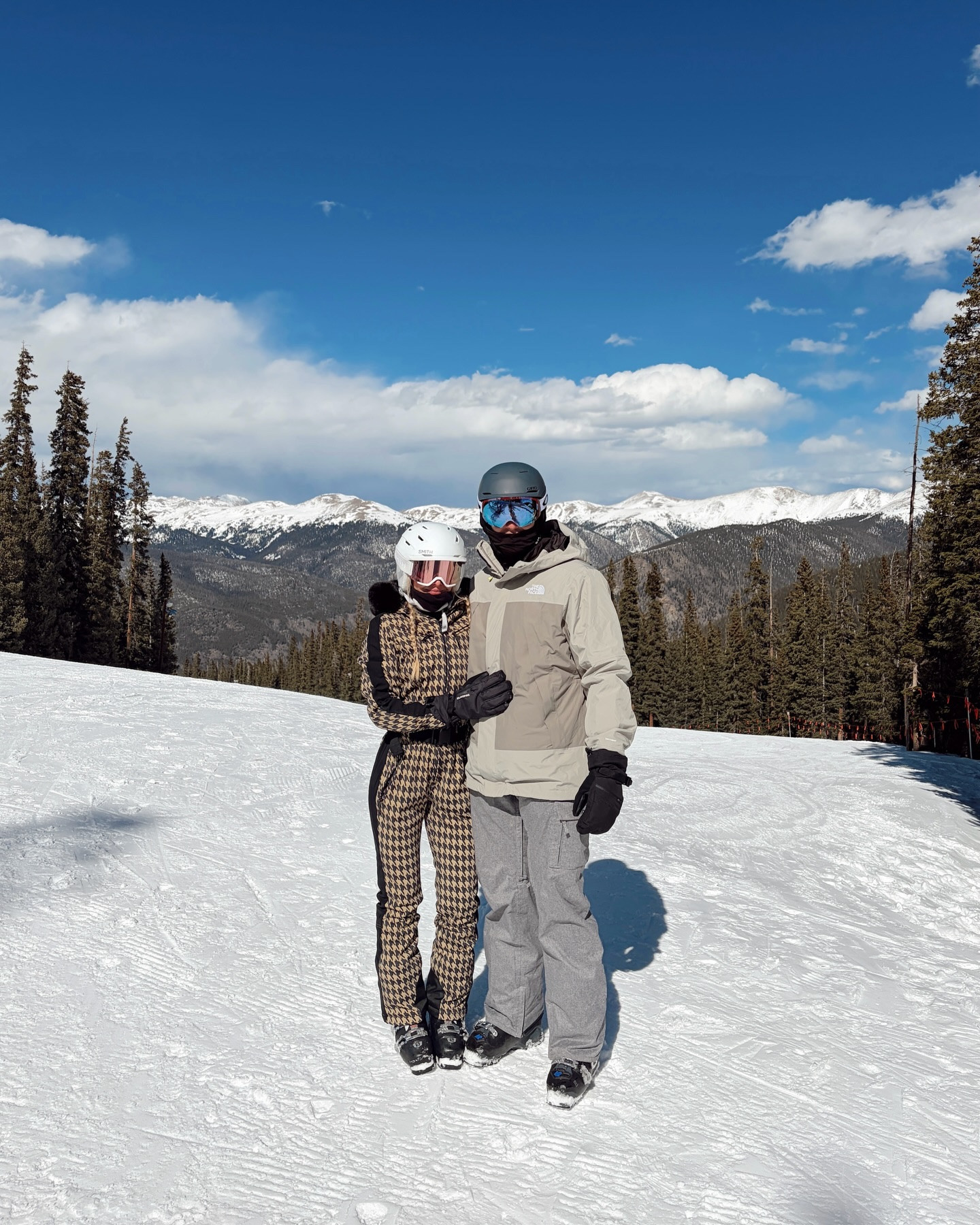 On mountain time 🎿❄️