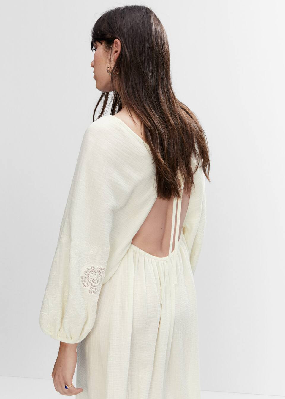 Embroidered open back dress | MANGO (UK)