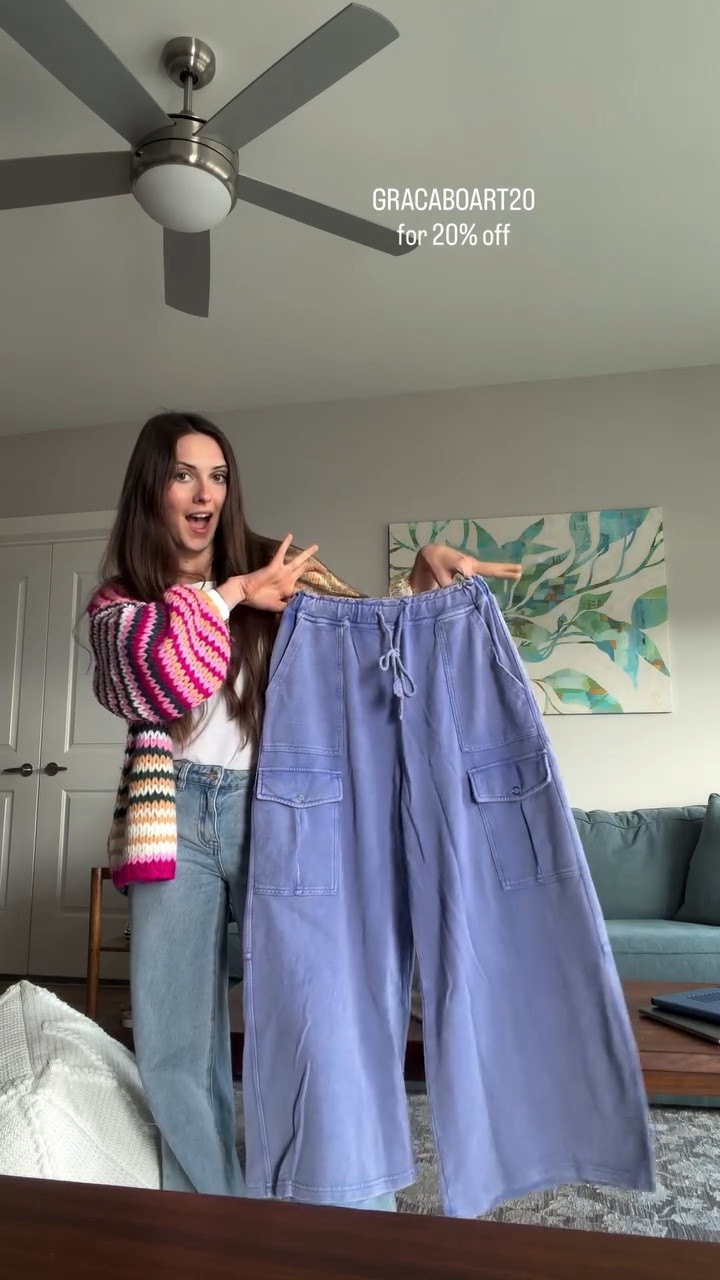 Wearing size s in everything. Use code GRACABOART20 for 20% off
•
•
•
#teacher #genzteacher #artteacher #artteacheroutfit #teacheroutfit #middleschoolart #ootd #wear3bn