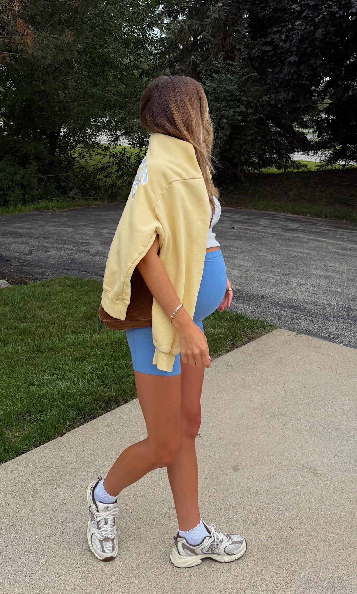 pregnancy ootd for farmers market 🧺 maternity shorts on sale

#LTKdayinmylife #LTKootd #LTKBump