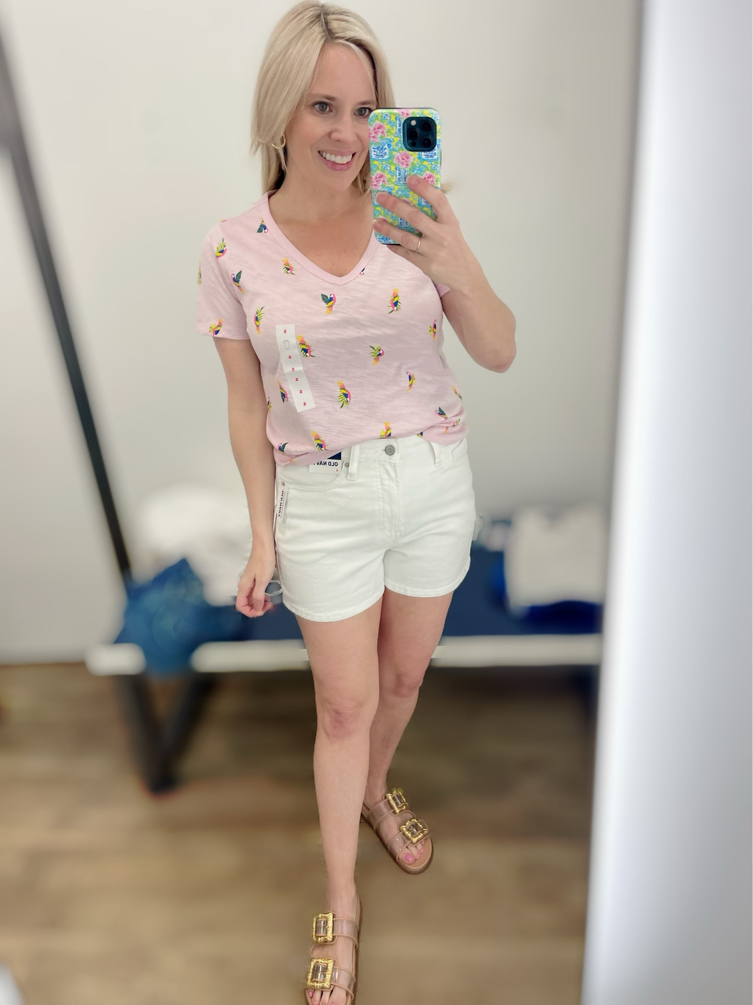 White denim shorts, pink parrot print tee,  casual mom outfits, old navy outfits 

#LTKFindsUnder50 #LTKOver40 #LTKFindsUnder100