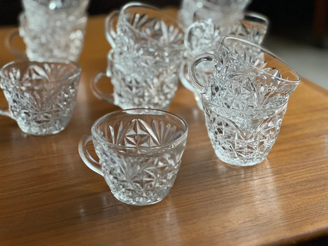 Punch Cups / Pressed glass / Pinapple design / set of 6 / 12 available / VINTAGE | Etsy (US)