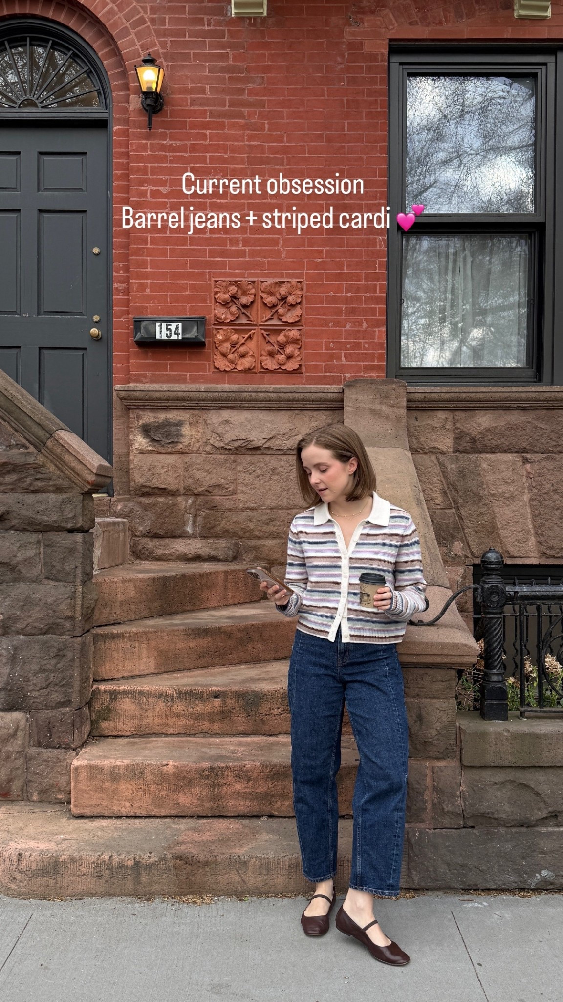 The Abercrombie cardigan I’ve been living in 💕 Sized up to small for a chunkier fit 
AF20 for 20% off 
0 reg barrel jeans 


#LTKPetite #LTKootd #LTKSaleAlert