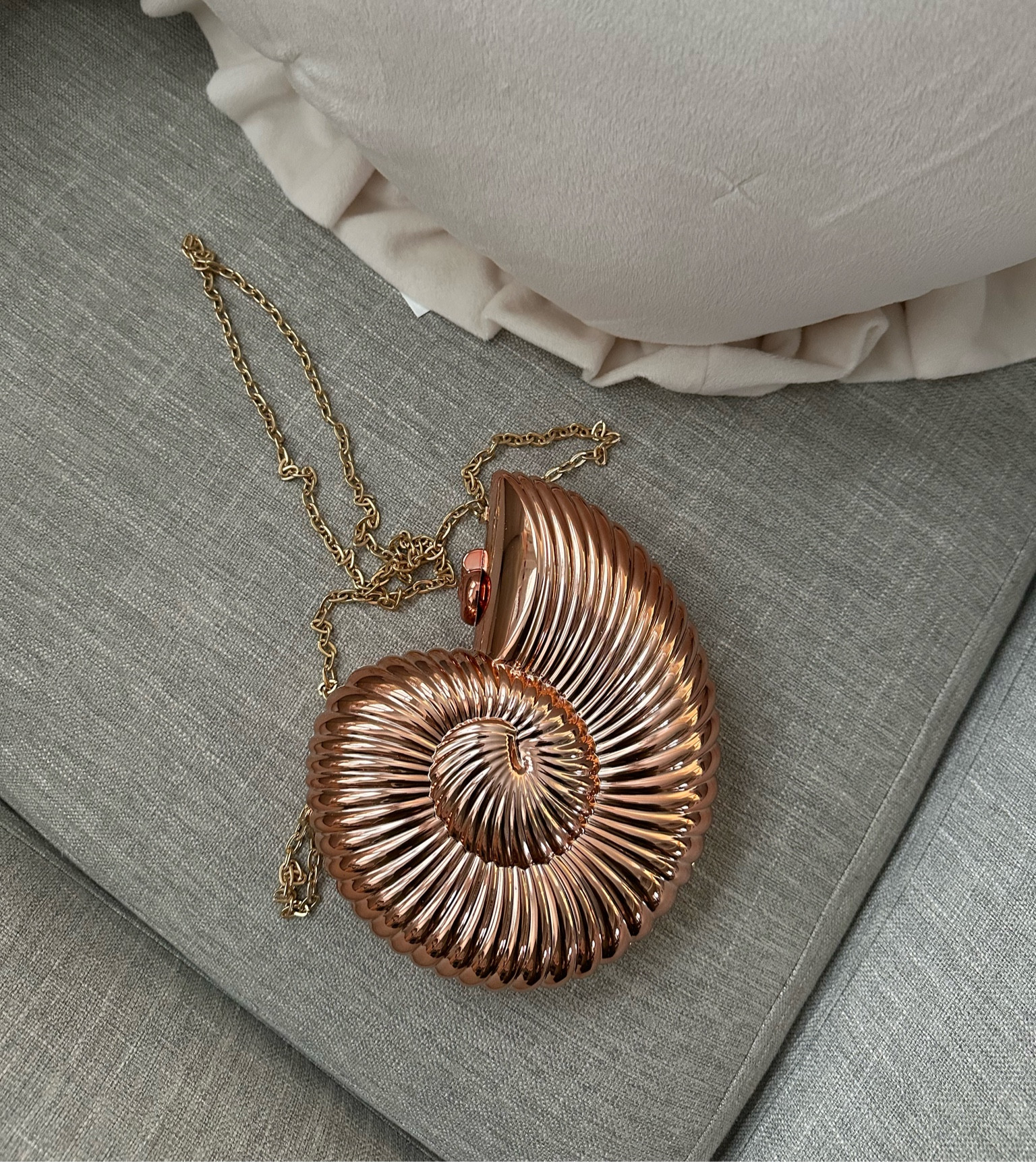 Shell purse 

#LTKstyletip #LTKswimwear #LTKtravel