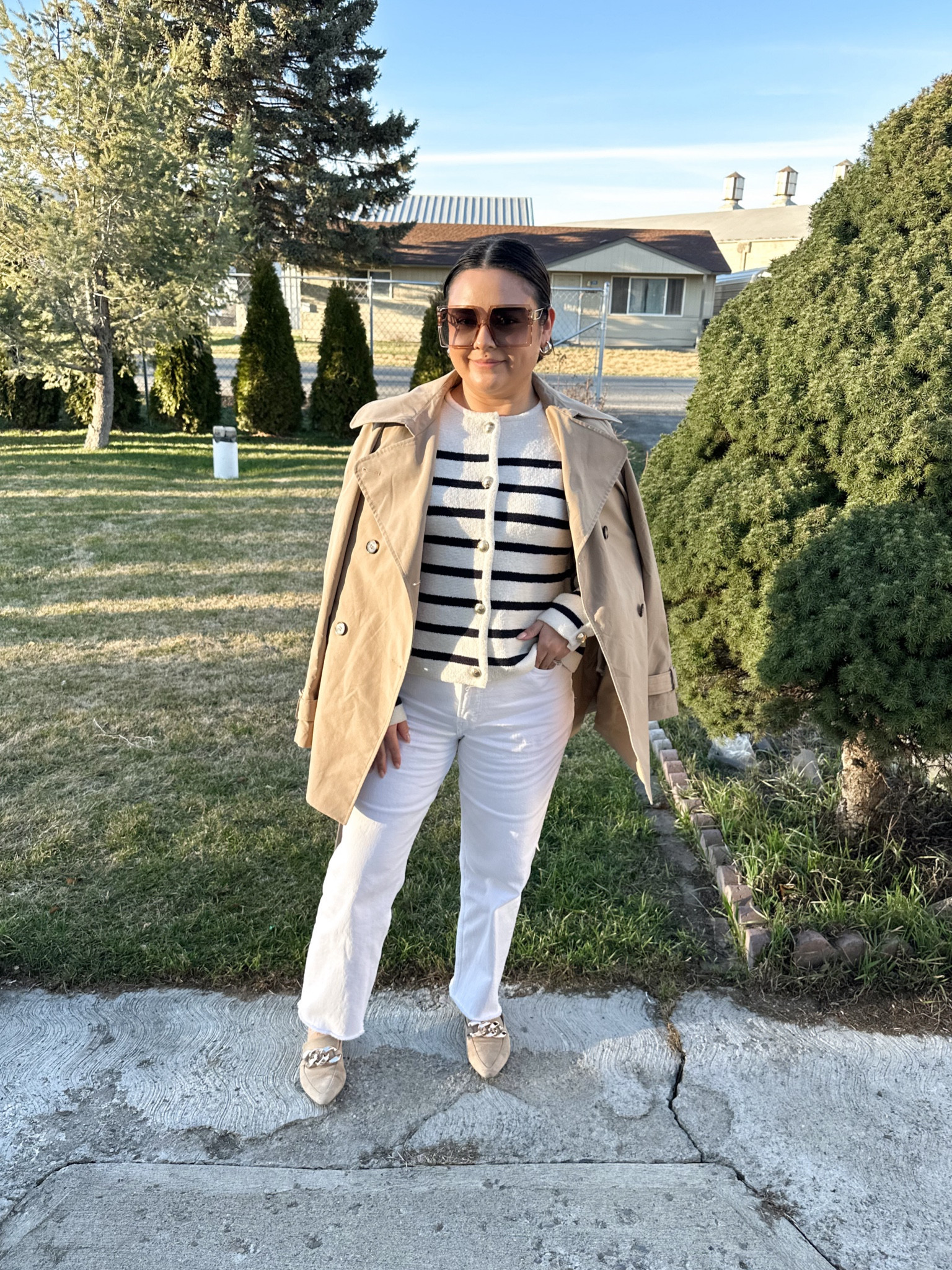 Spring whites and trench coats.

#LTKSeasonal #LTKmidsize #LTKstyletip