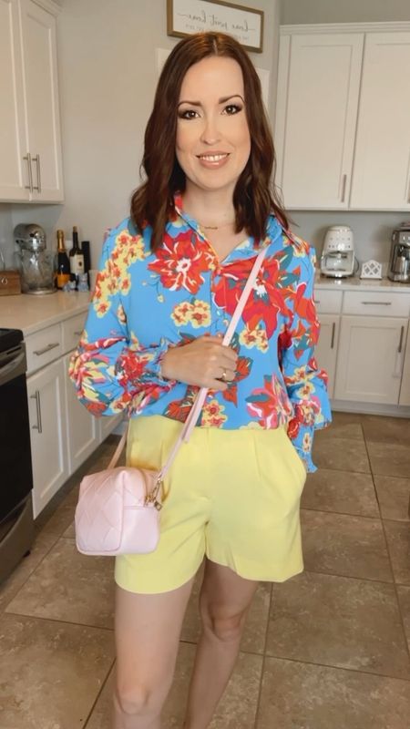 Let’s Style: A Spring Brunch Look 💛

Perfect for brunch, vacation or just a day out shopping! Paired this colorful Amazon top with my fave tailored shorts from Target! Added the prettiest pink bag & gold sandals and I’m all set ⭐️

Sizing info:
Top- small
Shorts- size 6
Shoes - tts 

Any questions let me know! 😁

#LTKVideo #LTKstyletip #LTKworkwear