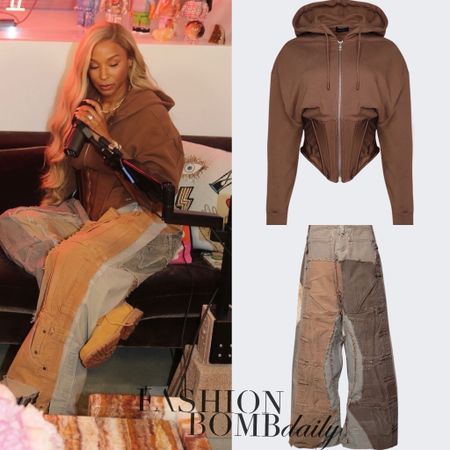 You ask, we answer! @itsnikki_75 says, “Hi can I please get the deets on Savannah’s jeans. Thanks” @mrs_savannahrj sat down for a podcast interview wearing $1,544 @natashazinkomagazin jeans and a $1,220 #mugler corseted hoodie, styled by @icontinuum . Bomb! Shop #savannahjames ‘s style at the link in bio!
📸 IG/Reproduction #savannahjames #savannahfbd