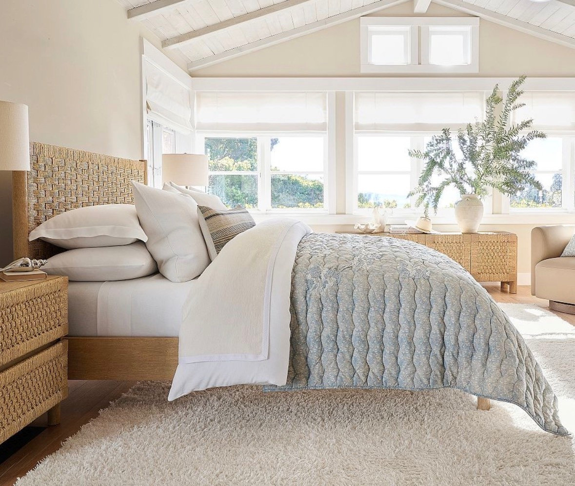 Coastal bedding to make your room have the beach vibe 🌊 

#LTKTravel #LTKHome #LTKSaleAlert
