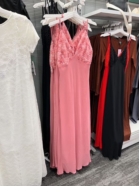 This dress is gorgeous (and affordable, from Target!) The detailing is roses 😍❤️ and it comes in multiple colors!

#dress #spring #springoutfit #target #wedding #prom

#LTKSpringSale #LTKfindsunder50 #LTKwedding