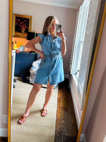 The softest denim dress ever - I love the snap buttons 

Spring outfitt
Summer outfit 
Cognac sandals 

#LTKSeasonal #LTKshoecrush