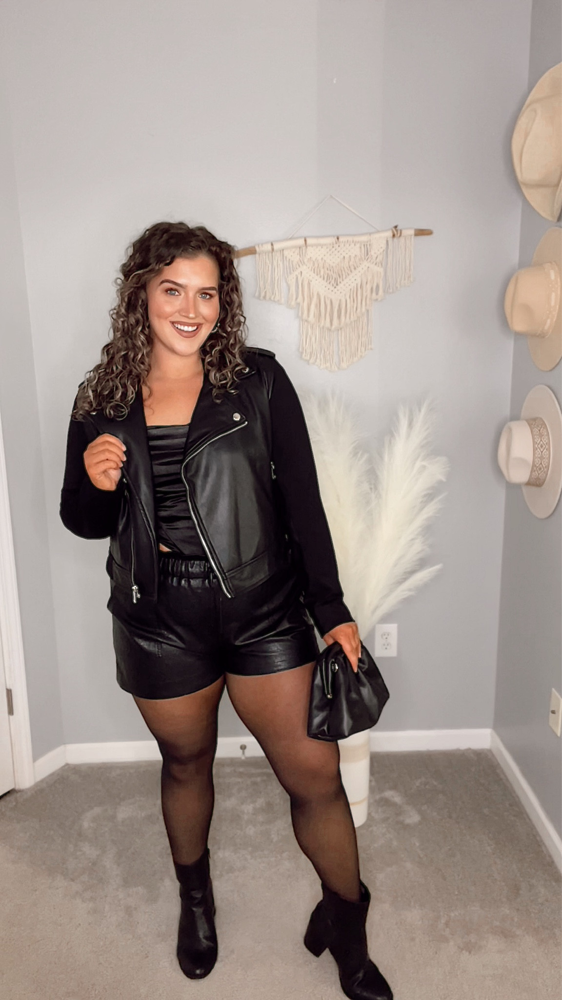 Midsize chic all black outfit 🖤✨
Corset bustier top, leather jacket, leather shorts, tights, boots and clutch 
Top: XL
Shorts: XL, need size up
Tights: L/XL 
Jacket: Sold out, linking similar options 

#LTKunder50 #LTKstyletip #LTKcurves