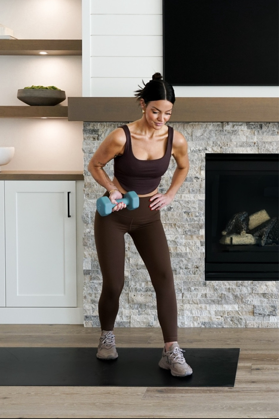 Tiff’s brown workout outfit 🤎

Home workout 
Workout clothes 
Lululemon 
Workout leggings 
Workout tops 

#LTKfitness