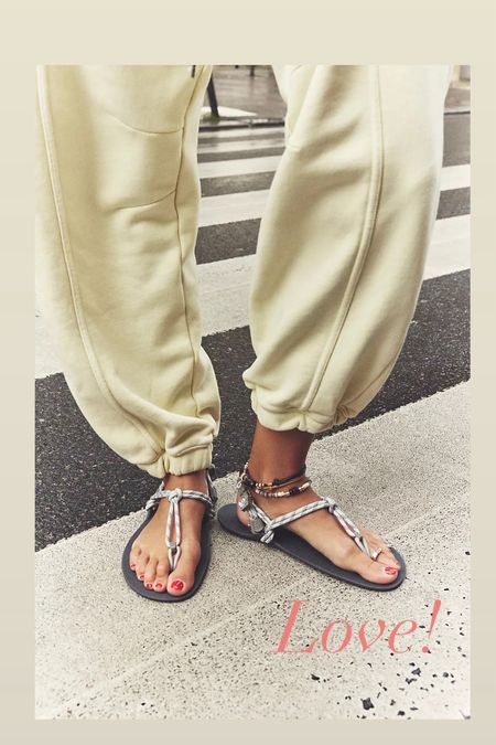 Flip flops
Sandals 

#LTKover40 #LTKshoecrush #LTKfindsunder50