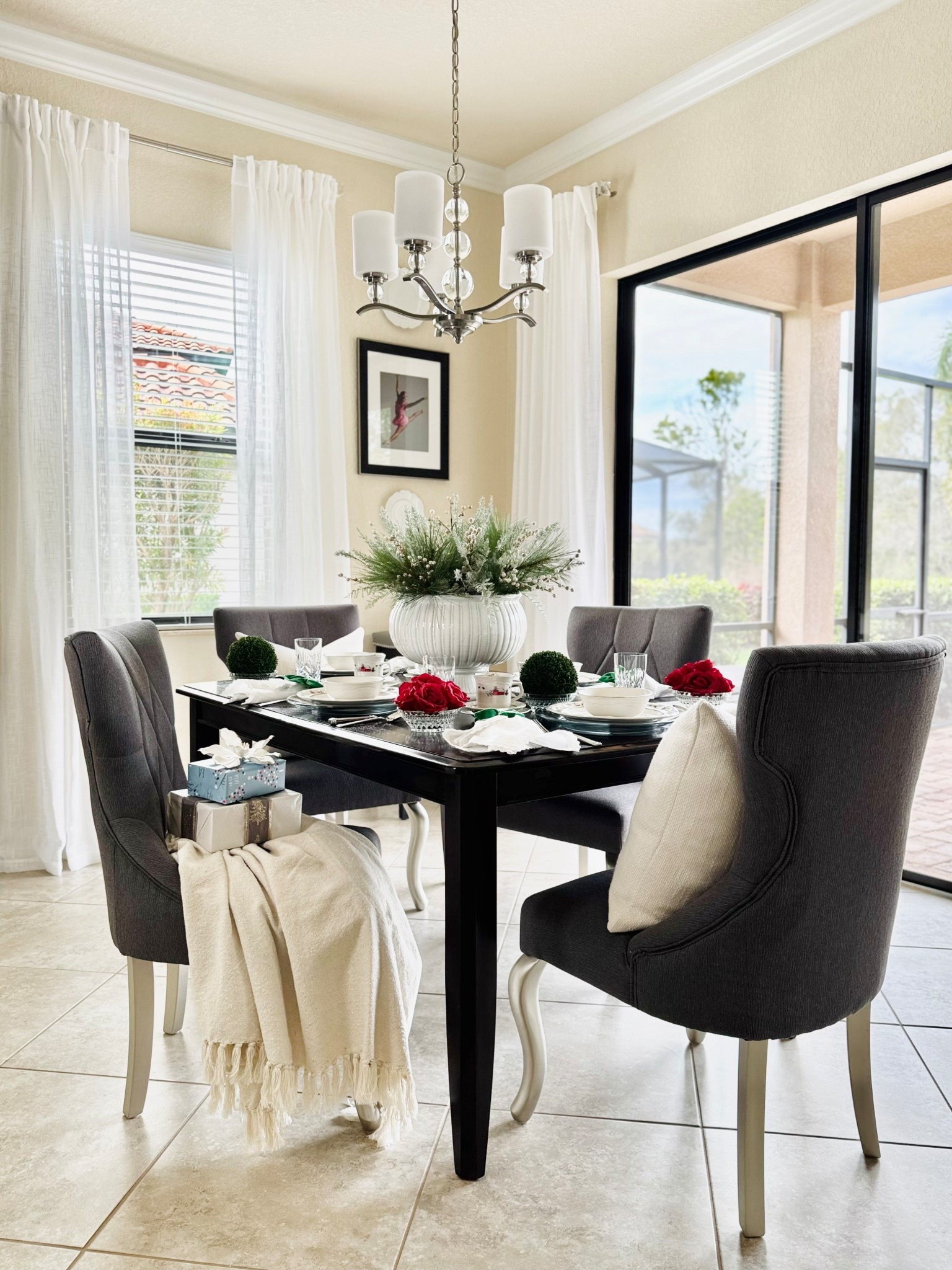 🌲Beautiful Breakfast Nook View! Casual Christmas Tablescape! 

Home Decor | Cozy Decor | Christmas Decor | Transitional Decor | Casual Tablescape 

#LTKHoliday #LTKHome #LTKSeasonal